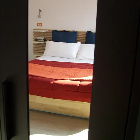 Sunflower Flat * Verona